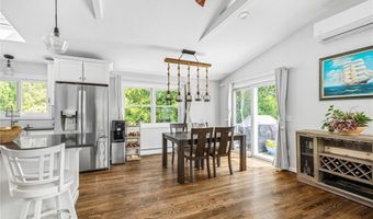 60 Brooklyn Rd, Narragansett, RI 02882