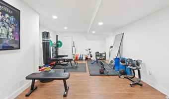 25 CARSDALE Dr, Belle Mead, NJ 08502