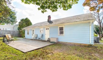 194 Bear Paw Rd, Bridgeport, CT 06606