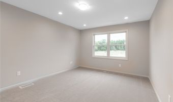 30 Essex Woods Ln B, Amherst, NY 14228