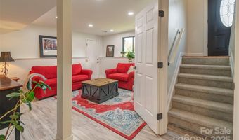 1 Parkway Loop Rd, Asheville, NC 28803