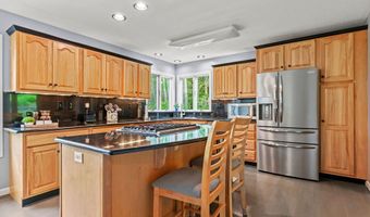 141 Stone Rd, Burlington, CT 06013