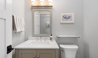 48 TRAVELERS Ct, East Greenwich, RI 02818