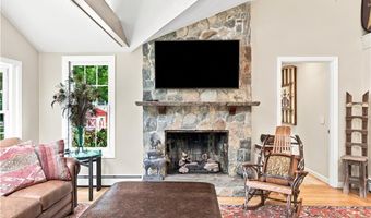 226 Tourtellot Hill Rd, Glocester, RI 02814
