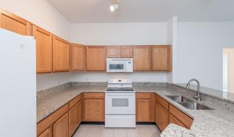 2800 S Knightsbridge Cir, Ann Arbor, MI 48105