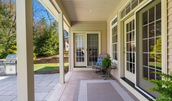 12 Amber Ln, Bedford, NH 03110