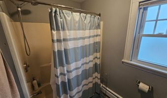 58 Waverly Pl, Bridgeport, CT 06610