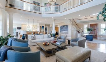 135 Cliff Dr, Narragansett, RI 02882