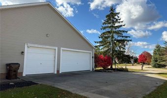 251 Kingston Dr, Aurora, OH 44202