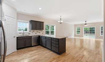 104 Lightwater Ct, Aberdeen, NC 28315