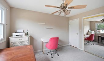 219 W Appletree Ln, Arlington Heights, IL 60004