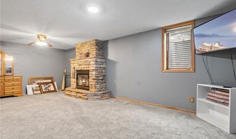 901 Geneva Dr, Alexandria, MN 56308