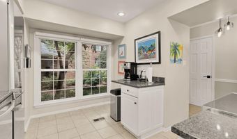 2546 S WALTER REED Dr B, Arlington, VA 22206