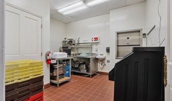11 Benton Ave E, Albia, IA 52531