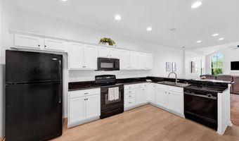 190 Sandover Dr, Aurora, OH 44202