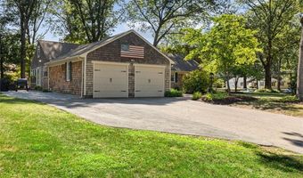 15 Birchwood Dr, Cumberland, RI 02864