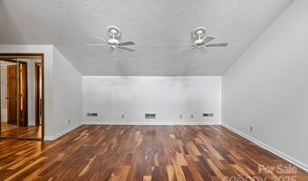 204 Woodfield Dr, Asheville, NC 28803