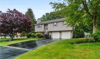6 Lisa Ln, Bristol, RI 02809