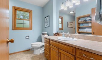 2433 CARLETON Ave, Appleton, WI 54915