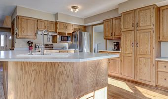 624 S KELLER PARK Dr, Appleton, WI 54914