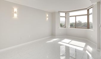 7111 WOODMONT Ave 602, Bethesda, MD 20815