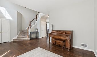 197 E Old Mill Trl, Antioch, IL 60002