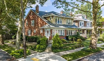 2051 W LIVINGSTON St, Allentown, PA 18104