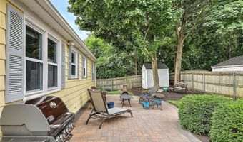 8 Halsey St, North Providence, RI 02911