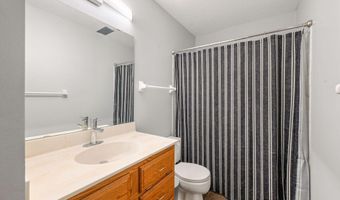550 Mckinley St, Anoka, MN 55303