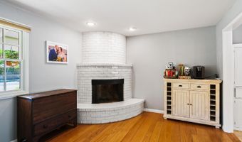 3464 Wallace Rd, Santa Rosa, CA 95404