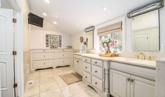 70 Obtuse Hill Rd, Brookfield, CT 06804