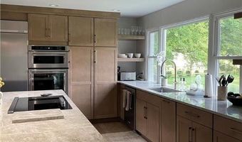 2260 Nottingham Rd, Allentown, PA 18103