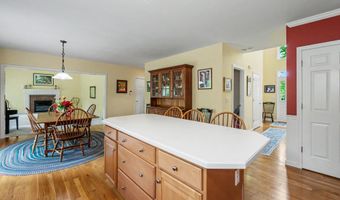 14 Karolina Ln, Bedford, NH 03110