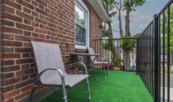 22-26 Carver St, Bridgeport, CT 06610