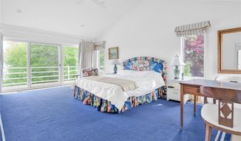 275 Boston Neck Rd, Narragansett, RI 02882