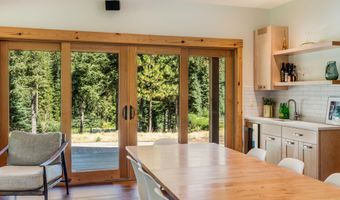 16396 Skyline Dr, Bend, OR 97703