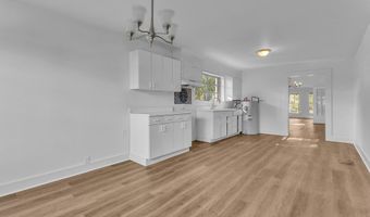 411 S Hutchinson Ave, Adel, GA 31620