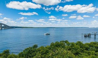 129 Seaside Dr, Jamestown, RI 02835
