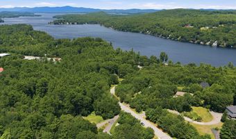 40 Lakewood Dr, Alton, NH 03810
