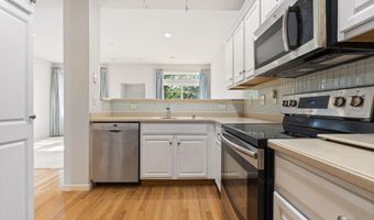 16 Edward Cir, Bedford, NH 03110
