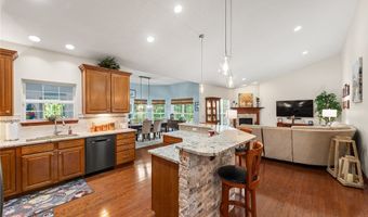 650 Eastpointe Ct, Amherst, OH 44001