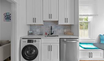 13 Sherman St 1, Newport, RI 02840