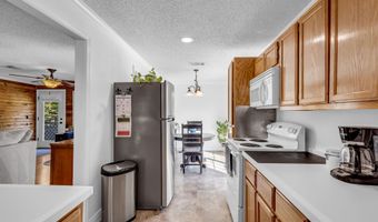 9110 Dove St, Bay St. Louis, MS 39520