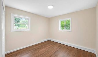 41 Madison Ave, Amityville, NY 11701