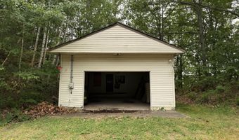 21 7th St, Auburn, ME 04210