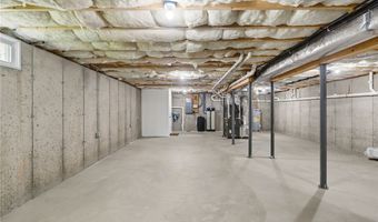 1 Cassidy Trl, Coventry, RI 02816