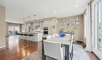 2733 S Spurway Dr, Ann Arbor, MI 48105