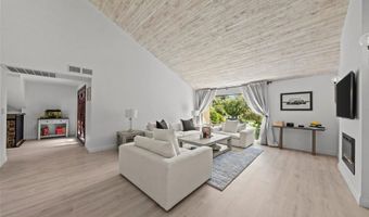 20 Lake Helix Dr, La Mesa, CA 91941