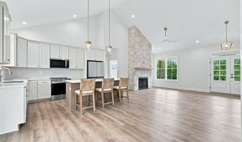 9009 Stonewall Rd, Appomattox, VA 24522