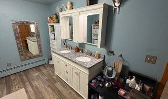 1105 Benton St, Albany, MO 64402